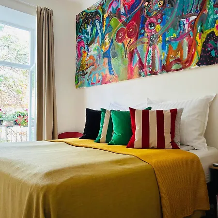 Apartamento Balcony & King Size Bed