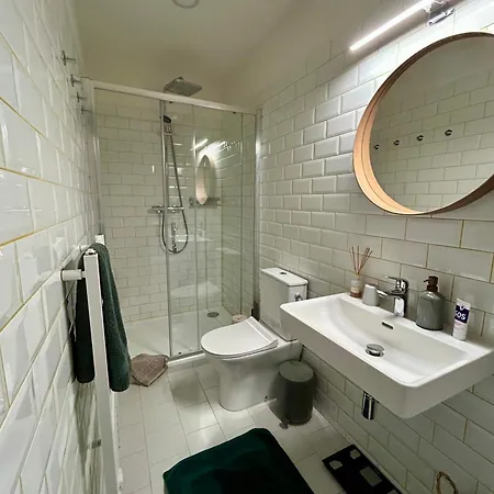 Balcony & King Size Bed Appartamento Praga