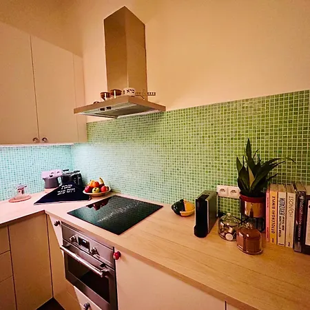 Apartamento Balcony & King Size Bed *