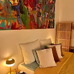 Balcony & King Size Bed Apartment